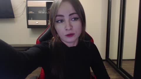 Laralianna online show from 7, 1, 2025