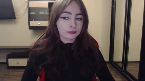 Laralianna online show from 10, 1, 2025