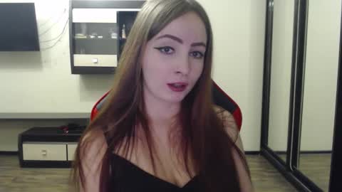 Laralianna online show from 18, 2, 2025