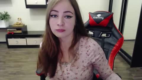 Laralianna online show from 10, 9, 2025