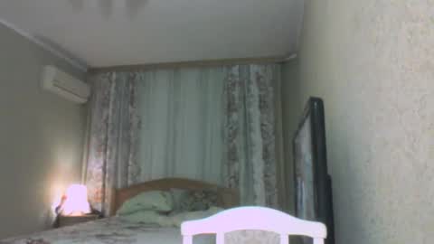 laramrs online show from 4, 2, 2026