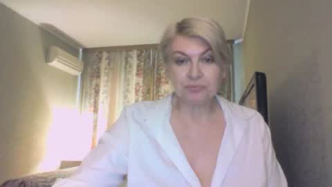 laramrs online show from 25, 4, 2026