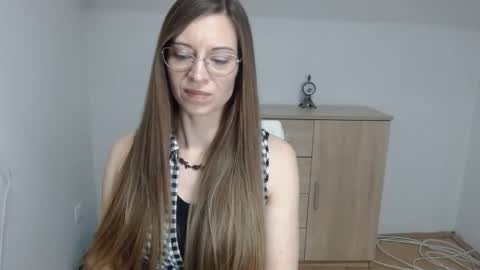 Snapshot of larawinters chatting on 8, 2, 2025 larawinters online show from 8, 2, 2025