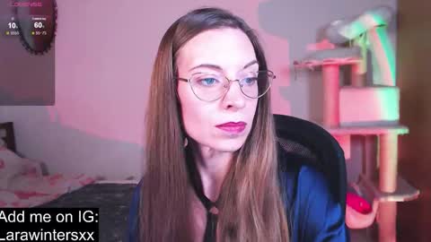 Snapshot of larawinters chatting on 6, 10, 2025 larawinters online show from 6, 10, 2025