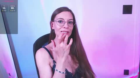 Snapshot of larawinters chatting on 3, 11, 2025 larawinters online show from 3, 11, 2025