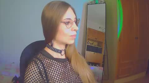 larawintersxxx online show from 22, 9, 2025