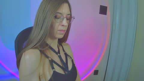 larawintersxxx online show from 11, 11, 2025