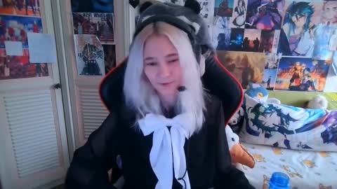 Snapshot of lareeconole chatting on 5, 4, 2026 Sivilia online show from 5, 4, 2026