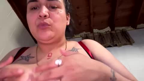 Snapshot of lareinapussy chatting on 27, 4, 2026 lareinapussy online show from 27, 4, 2026