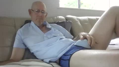 Snapshot of largerthan chatting on 12, 1, 2026 largerthan- say hi on entry online show from 12, 1, 2026