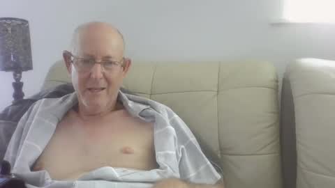 Snapshot of largerthan chatting on 11, 3, 2026 largerthan- say hi on entry online show from 11, 3, 2026