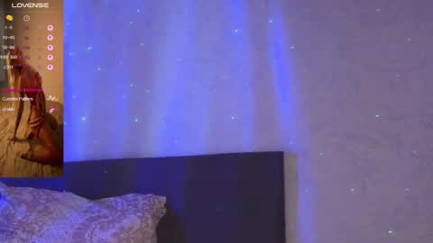 Snapshot of larine_morgan chatting on 21, 11, 2025 LarineGMT7 UTC6 online show from 21, 11, 2025