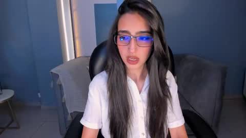 Larisa Smirnov online show from 3, 10, 2025