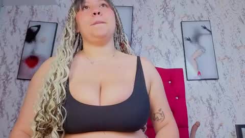 larissa_antonella online show from 24, 4, 2026