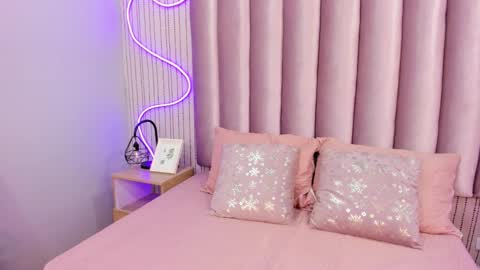 Snapshot of larissaevans chatting on 20, 10, 2025 Valentina online show from 20, 10, 2025