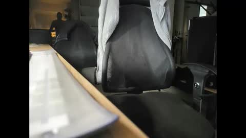 Snapshot of larop49 chatting on 4, 4, 2026 Larop49 online show from 4, 4, 2026