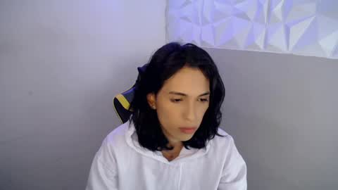 larry online show from 18, 4, 2026