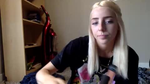 Roxy blue online show from 6, 3, 2026