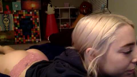 Roxy blue online show from 8, 3, 2026