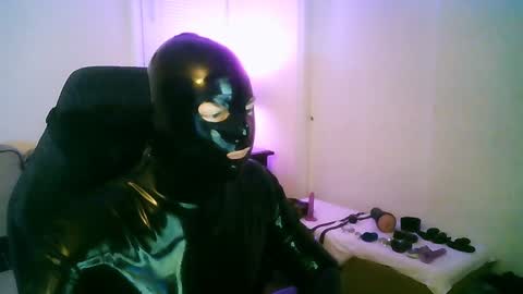 Snapshot of latexminheadroom chatting on 2, 1, 2025 latexminheadroom online show from 2, 1, 2025