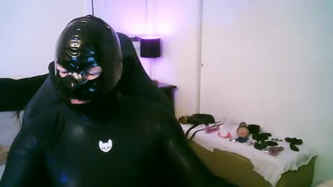 latexminheadroom online show from 16, 4, 2026