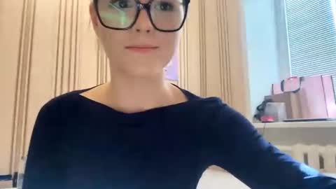 Snapshot of latiapetosa chatting on 17, 6, 2026 Mia online show from 17, 6, 2026