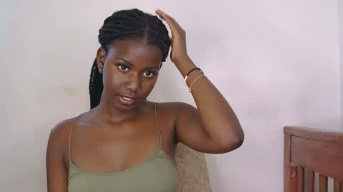 latiffaah_xx online show from 22, 4, 2026