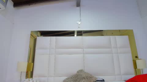 Johana y Santiago online show from 8, 3, 2025