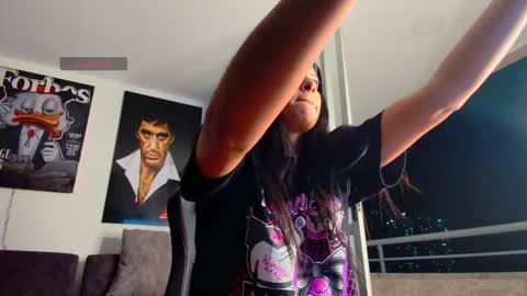 Snapshot of latin_couple77 chatting on 19, 11, 2025 Sara y Andy online show from 19, 11, 2025