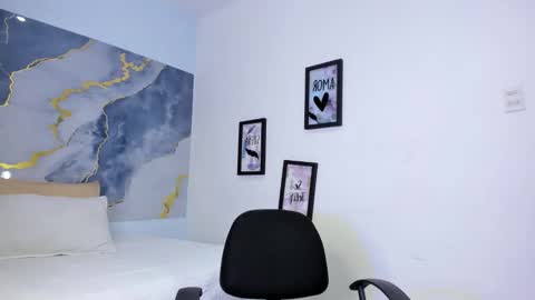 crissex  online show from 8, 11, 2025