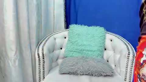 Snapshot of latin_milk_18 chatting on 22, 2, 2025 Mao Danny online show from 22, 2, 2025