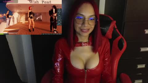Snapshot of latina_french chatting on 1, 2, 2025 leidy online show from 1, 2, 2025