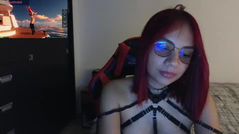 Snapshot of latina_french chatting on 2, 3, 2025 leidy online show from 2, 3, 2025