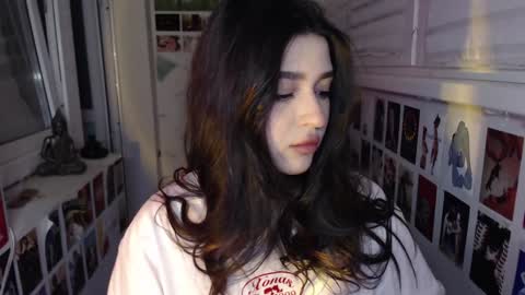 miiiiiiaaaa online show from 7, 1, 2025