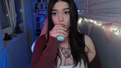 miiiiiiaaaa online show from 4, 3, 2025