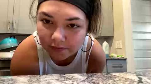 latinachatmami online show from 4, 11, 2025