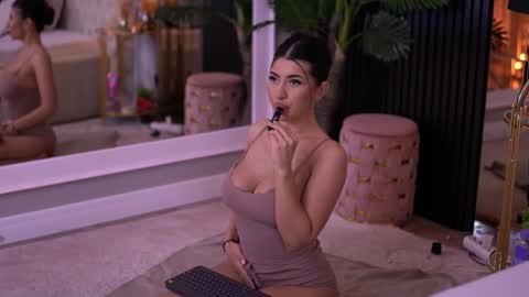 Latina online show from 28, 3, 2026