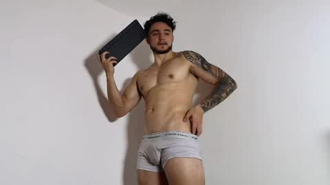 Snapshot of latinboyvip_ chatting on 6, 6, 2026 LatinBoyVIP Colombian online show from 6, 6, 2026