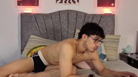 Snapshot of latinguyxl chatting on 23, 2, 2026 Logan online show from 23, 2, 2026