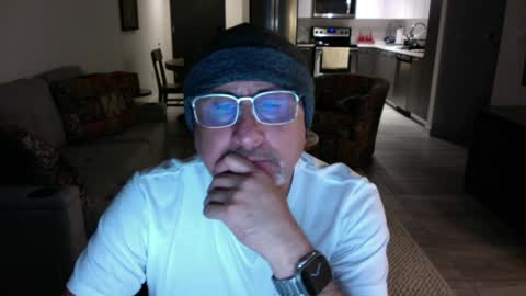 QS - INDEPENDENT MODEL online show from 21, 1, 2025