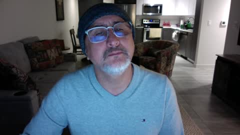 QS - INDEPENDENT MODEL online show from 24, 1, 2025