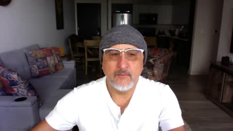 QS - INDEPENDENT MODEL online show from 26, 1, 2025