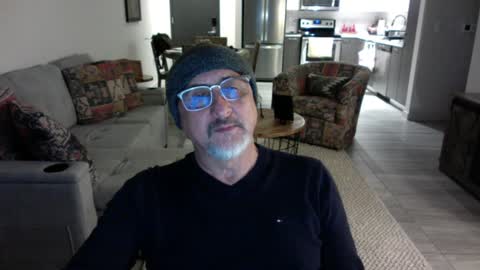 QS - INDEPENDENT MODEL online show from 28, 1, 2025