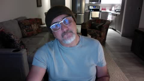 QS - INDEPENDENT MODEL online show from 29, 1, 2025