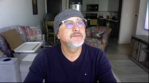 QS - INDEPENDENT MODEL online show from 9, 3, 2025