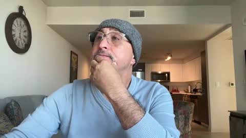 QS - INDEPENDENT MODEL online show from 11, 3, 2025