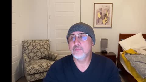 Snapshot of latinnous chatting on 1, 12, 2025 QS - INDEPENDENT MODEL online show from 1, 12, 2025