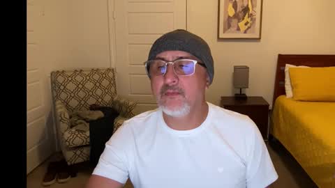 Snapshot of latinnous chatting on 3, 12, 2025 QS - INDEPENDENT MODEL online show from 3, 12, 2025