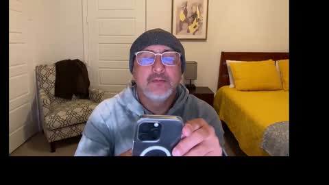 Snapshot of latinnous chatting on 4, 12, 2025 QS - INDEPENDENT MODEL online show from 4, 12, 2025