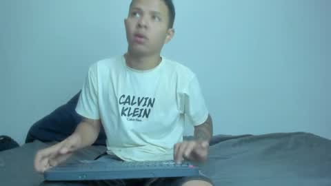 Snapshot of latinsguys2026 chatting on 18, 4, 2026 Steven online show from 18, 4, 2026